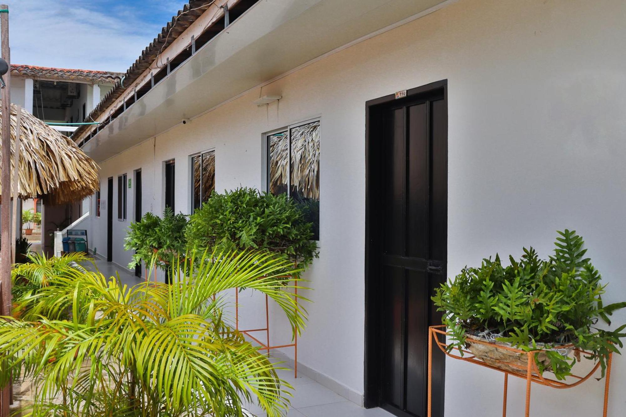 Casa Hotel Las Antillas Толу Экстерьер фото